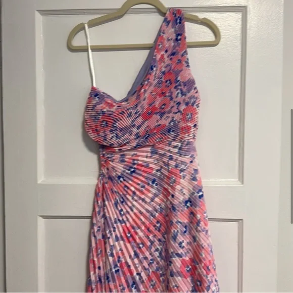 Buganco Pleated Floral Dress - Picture 3 of 4